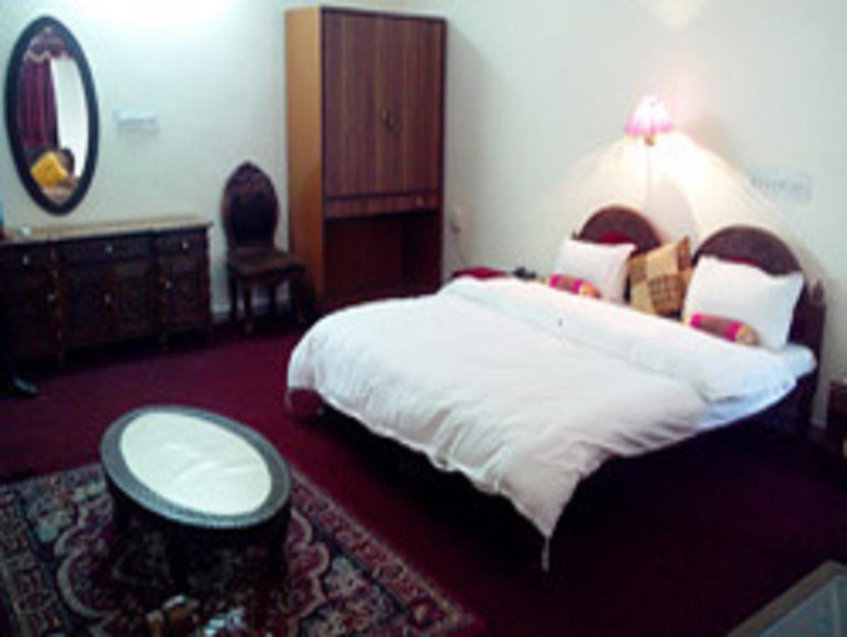 Hotel Padmini Chittorgarh Bagian luar foto